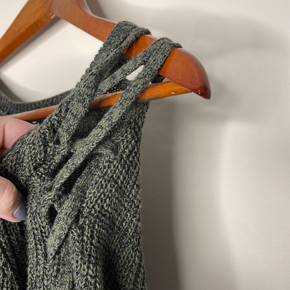 Guess Sweater with open shoulders - Picture 5 of 5